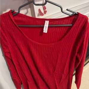 Lularoe Lynnae women's long sleeve tshirt, red, xs